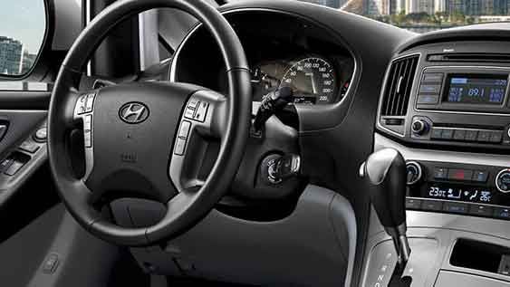 Hyundai i800 images