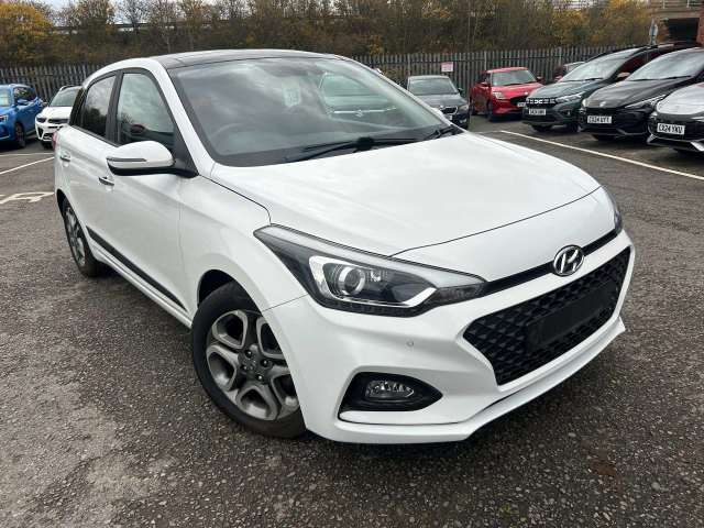 Hyundai i20 5dr Hat 1.2 84ps Premium SE Nav Petrol Polar White