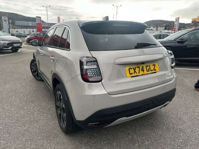 2024 Fiat 600 5dr 1.2 Hy 136 La Prima Edct-6