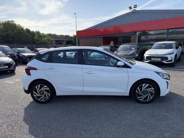 Hyundai i20 5dr Hat 1.0 T-gdi 100ps Advance Nav Hatchback Petrol Atlas White