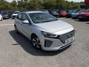 HYUNDAI IONIQ at Threeways  Abergele