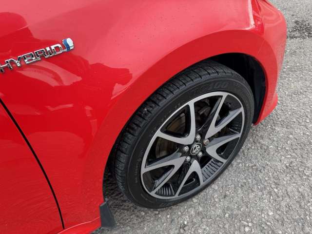 Toyota Yaris 1.5 Launch Edition Hev