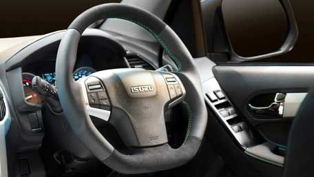 Isuzu XTR Images