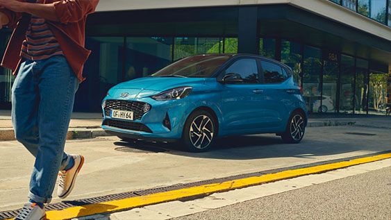 Hyundai i10 images