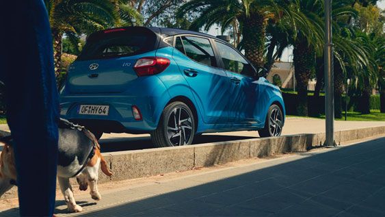 Hyundai i10 images