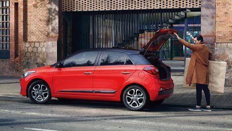 Hyundai i20 Images