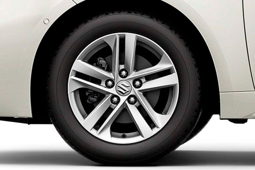Suzuki Swace Image Gallery